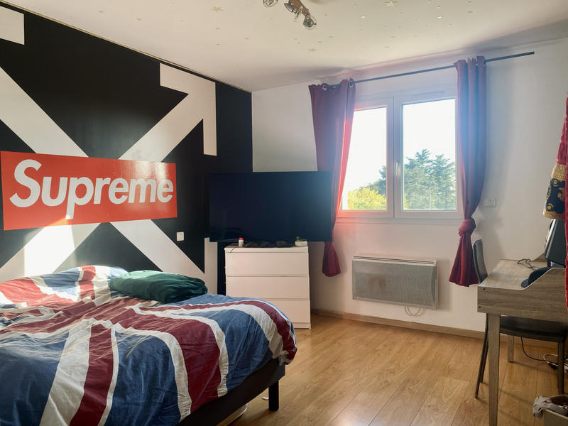 Maison - 220 m² - 8 pièces