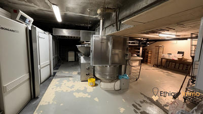 Maison - 500 m² - 6 pièces