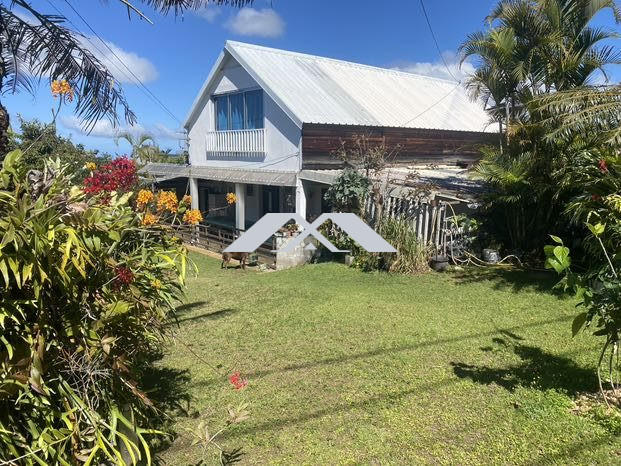 Maison traditionnelle - 148 m² - 5 pièces