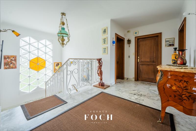 Maison - 187 m² - 6 pièces