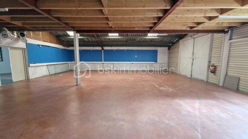 Local commercial - 650 m² - 10 pièces