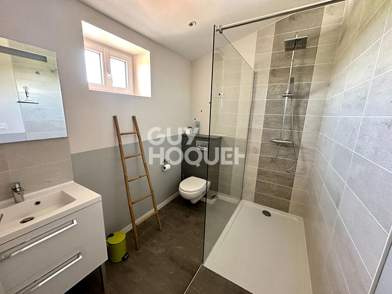 Maison - 225 m² - 9 pièces