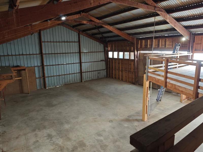 Local d'activité / Entrepôt - 180 m² - 6 pièces