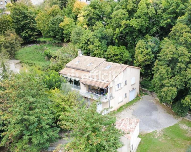 Villa - 174 m² - 8 pièces