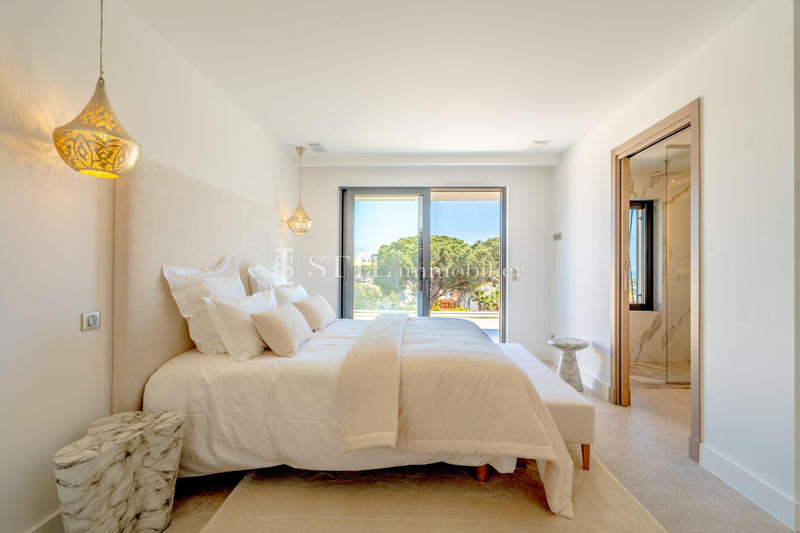 Villa - 370 m² - 6 pièces