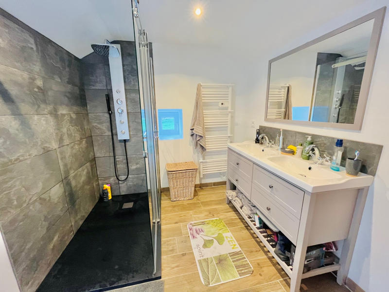 Propriété - 420 m² - 12 pièces