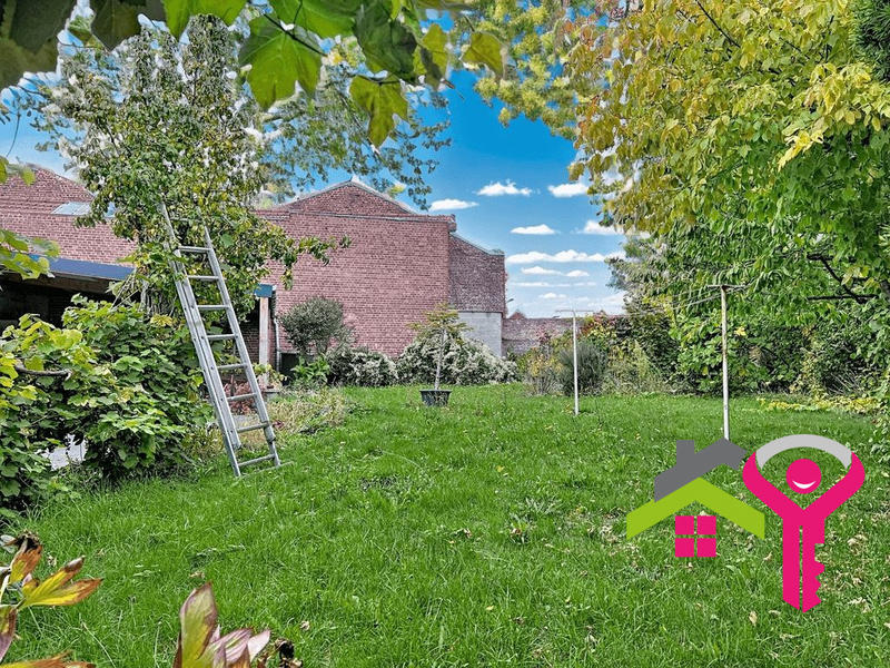 Maison - 180 m² - 6 pièces