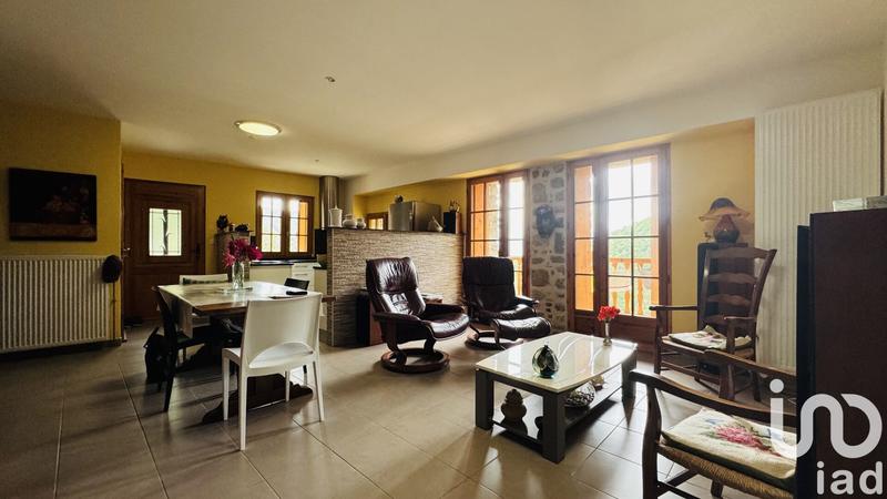 Maison - 303 m² - 4 pièces