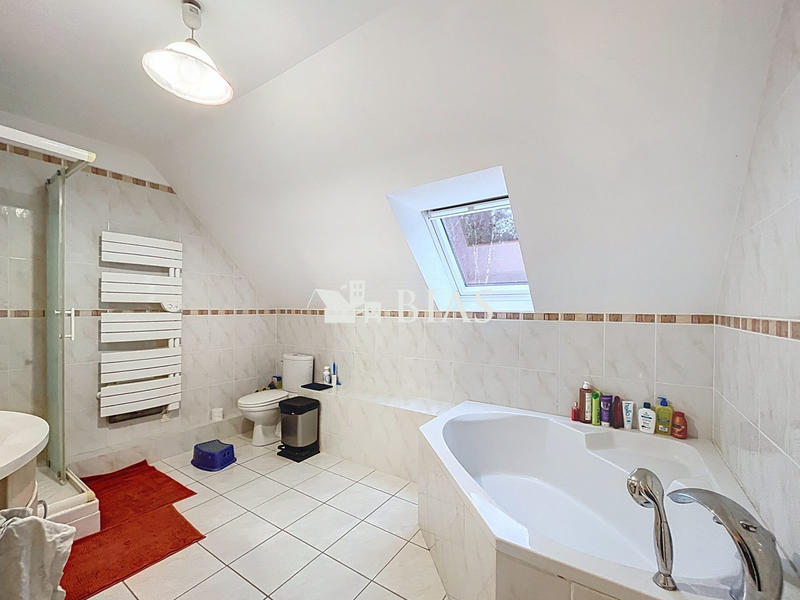 Maison - 134 m² - 7 pièces