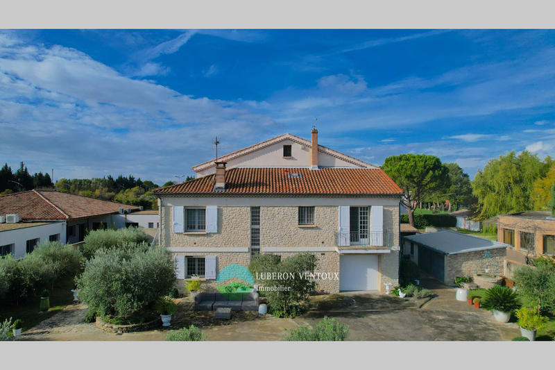Maison - 255 m² - 9 pièces