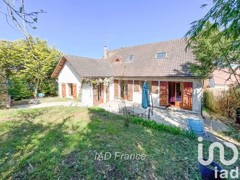 Maison - 180 m² - 8 pièces