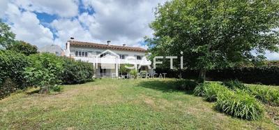 Maison - 275 m² - 7 pièces