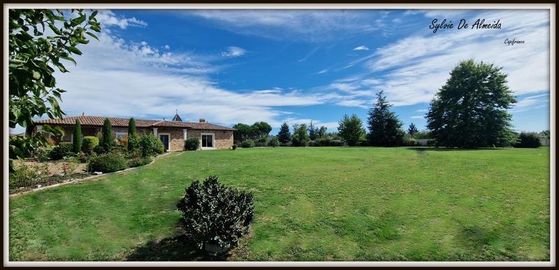 Maison - 290 m² - 8 pièces