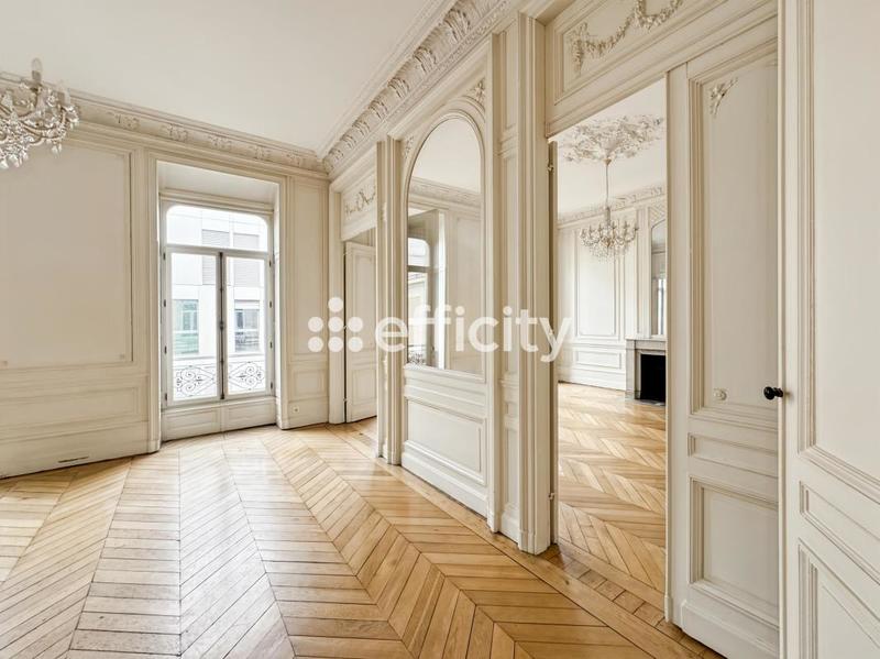 Appartement - 150 m² - 5 pièces