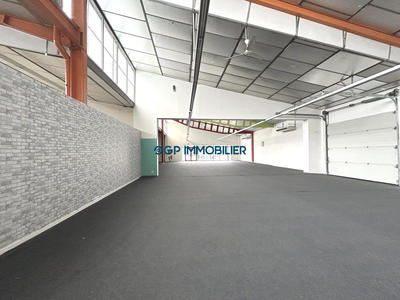 Local commercial - 605 m² - 3 pièces