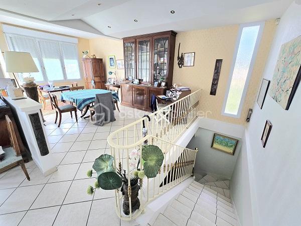 Maison - 170 m² - 6 pièces