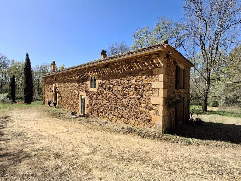 Maison traditionnelle - 221 m² - 8 pièces