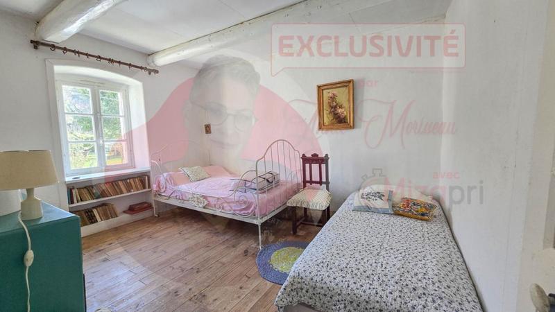 Maison - 214 m² - 8 pièces