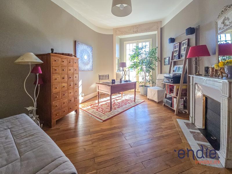 Duplex - 159 m² - 6 pièces