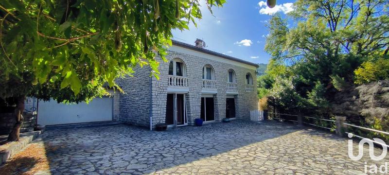 Maison - 183 m² - 7 pièces