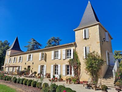 Maison - 520 m² - 18 pièces