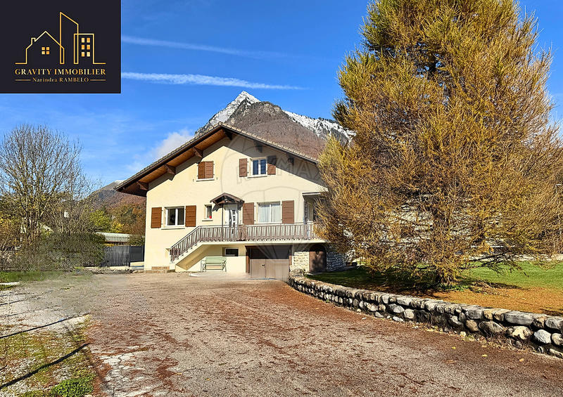 Maison - 190 m² - 6 pièces