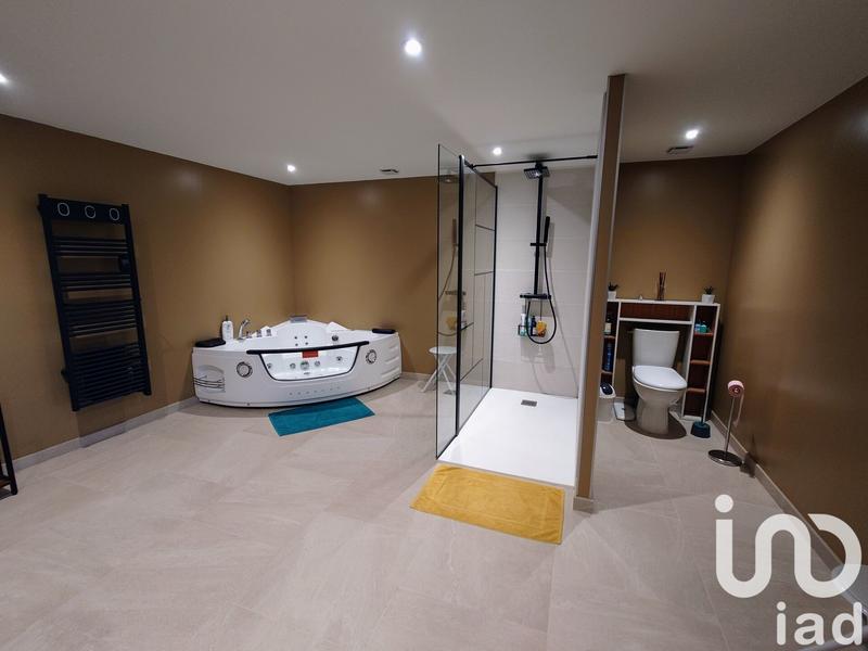 Maison - 275 m² - 6 pièces