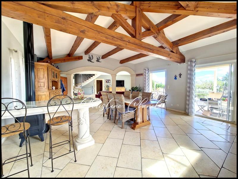 Maison - 174 m² - 5 pièces