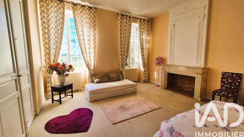 Maison - 379 m² - 10 pièces