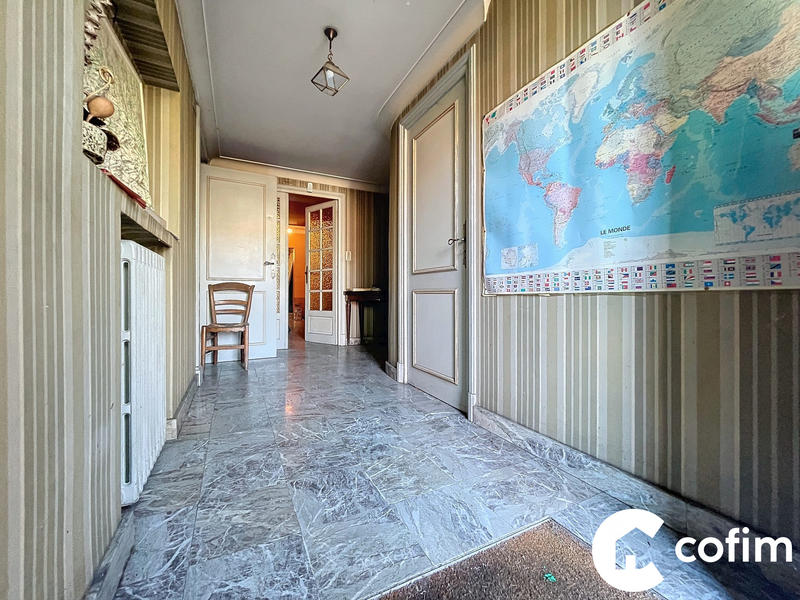 Maison - 550 m² - 15 pièces