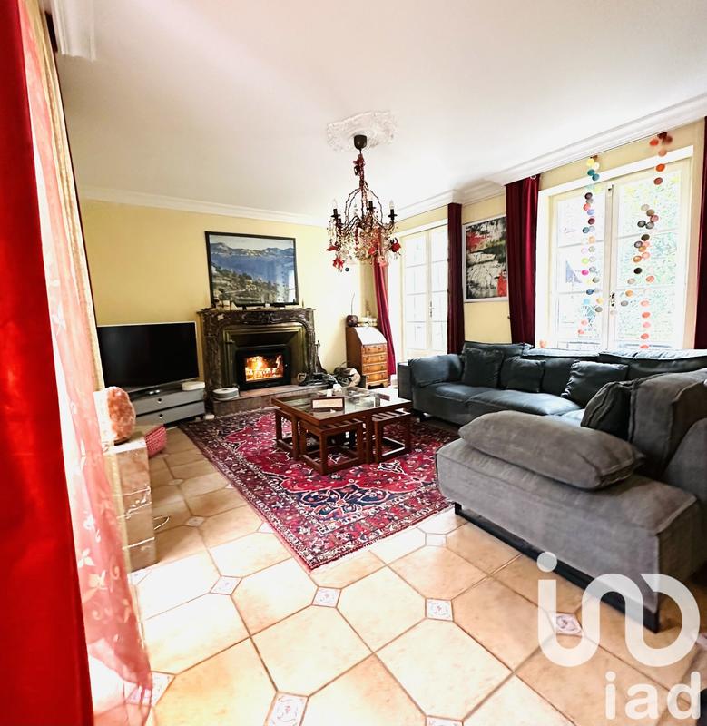 Maison - 220 m² - 10 pièces