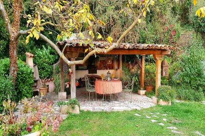 Propriété - 250 m² - 8 pièces