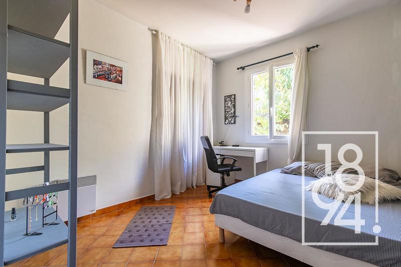 Maison - 147 m² - 6 pièces