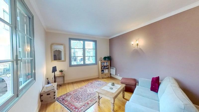 Maison traditionnelle - 183 m² - 10 pièces