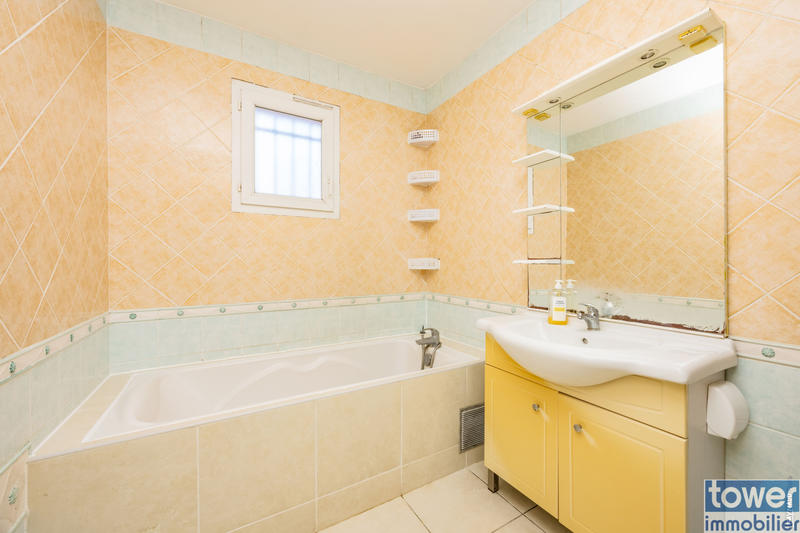 Maison - 111 m² - 5 pièces