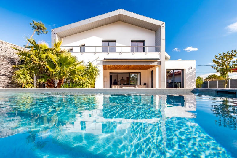 Maison - 260 m² - 6 pièces