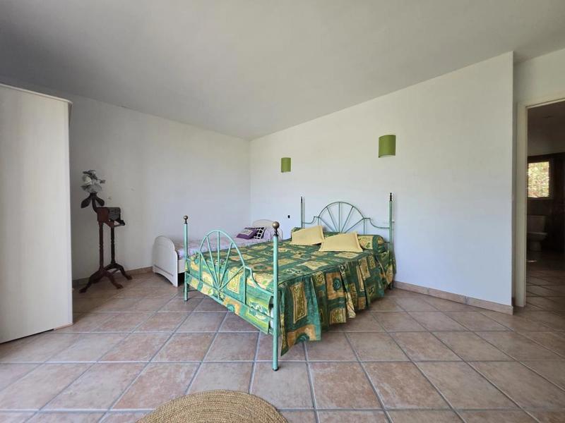 Villa - 240 m² - 6 pièces