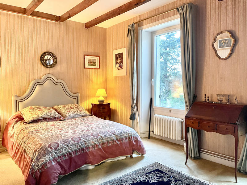 Maison - 242 m² - 7 pièces