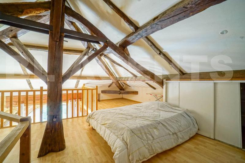 Propriété - 400 m² - 15 pièces