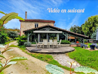 Maison - 290 m² - 9 pièces