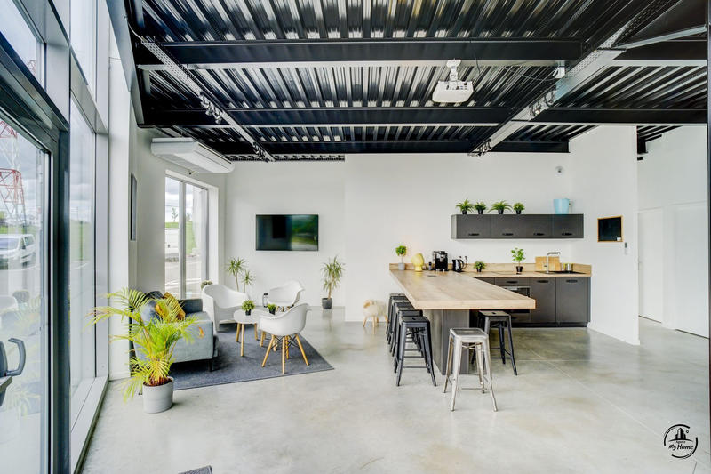 Local d'activités - 146 m²