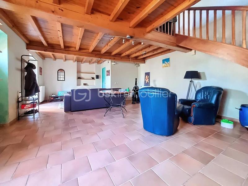 Corps de ferme - 220 m² - 10 pièces