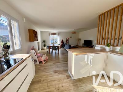 Maison - 92 m² - 5 pièces