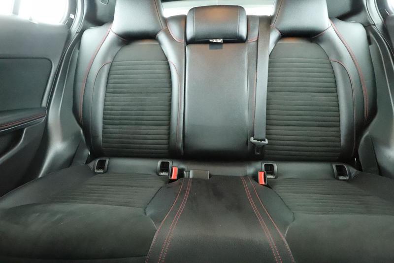 Mercedes Gla 180 122 ch