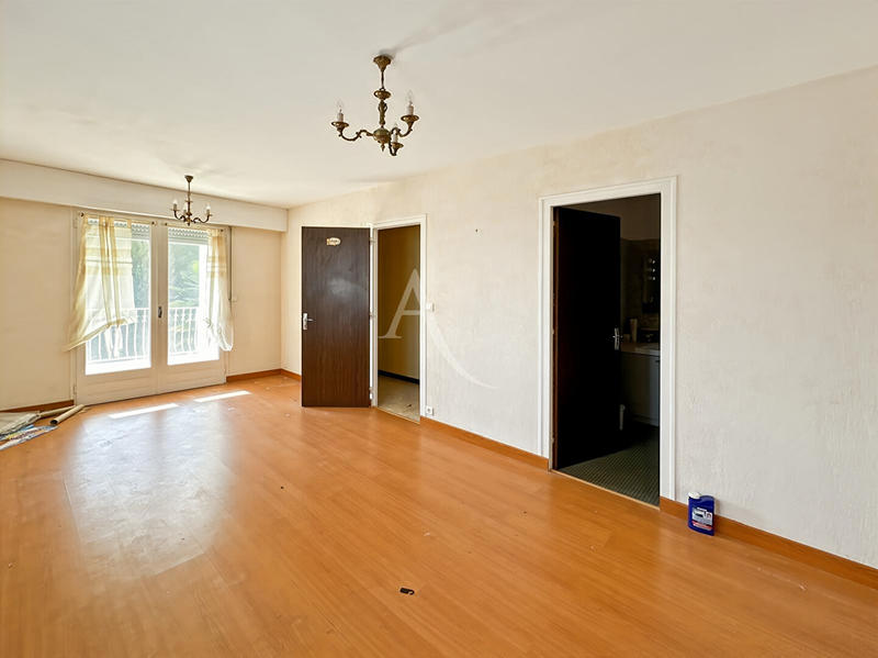 Maison - 206 m² - 6 pièces