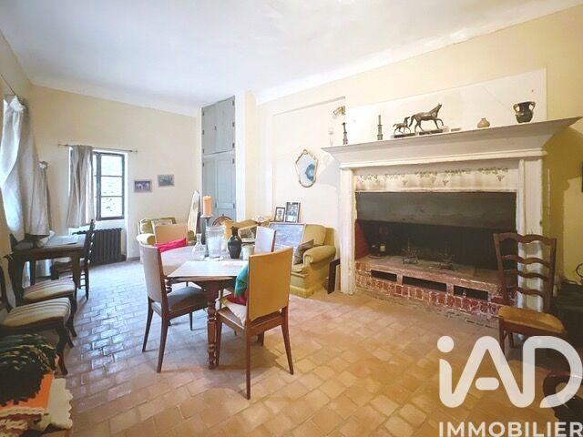 Maison - 225 m² - 7 pièces