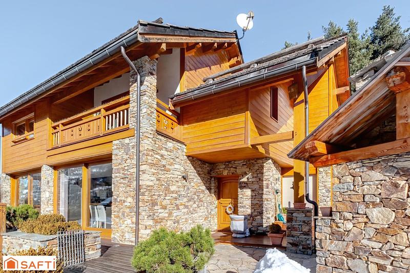 Châlet - 380 m² - 8 pièces