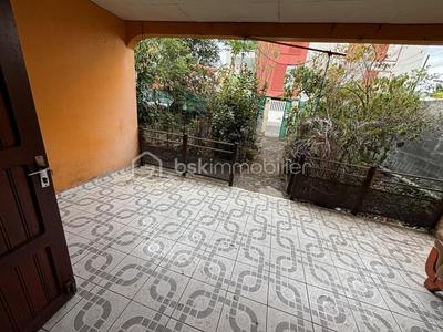 Maison - 100 m² - 5 pièces