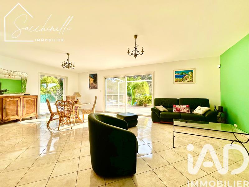 Maison - 253 m² - 10 pièces