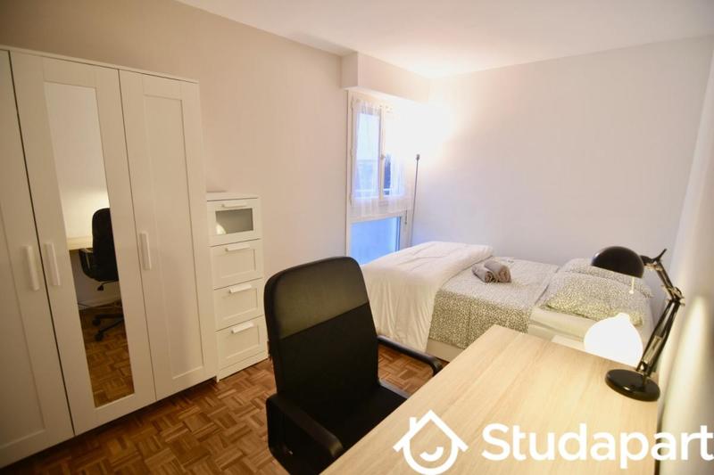 Chambre - 12 m² - 1 pièce